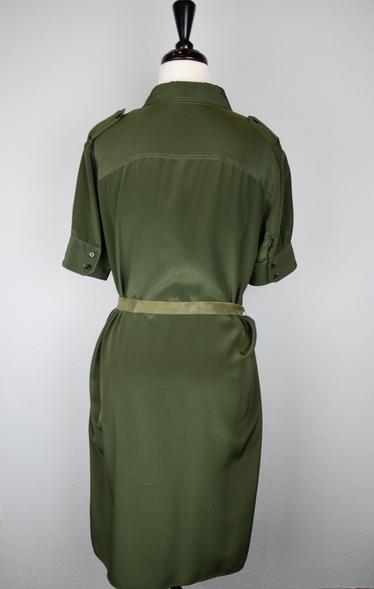 Holmes & Yang Forest Green Silk Dress Labels Designer Consignment Boutique Holmes & Yang Forest Green Silk Dress Labels Designer Consignment Boutique
