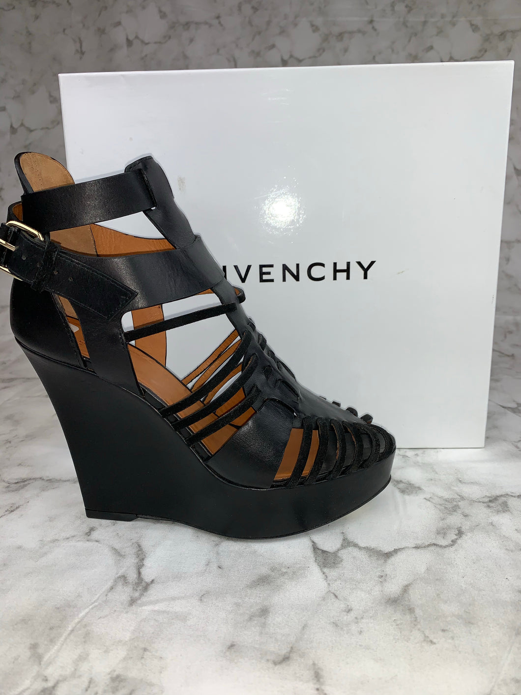 influenza tilfældig Misbruge Givenchy Strappy Gladiator Platform Sandals Sz. 9 – Labels Designer  Consignment Boutique