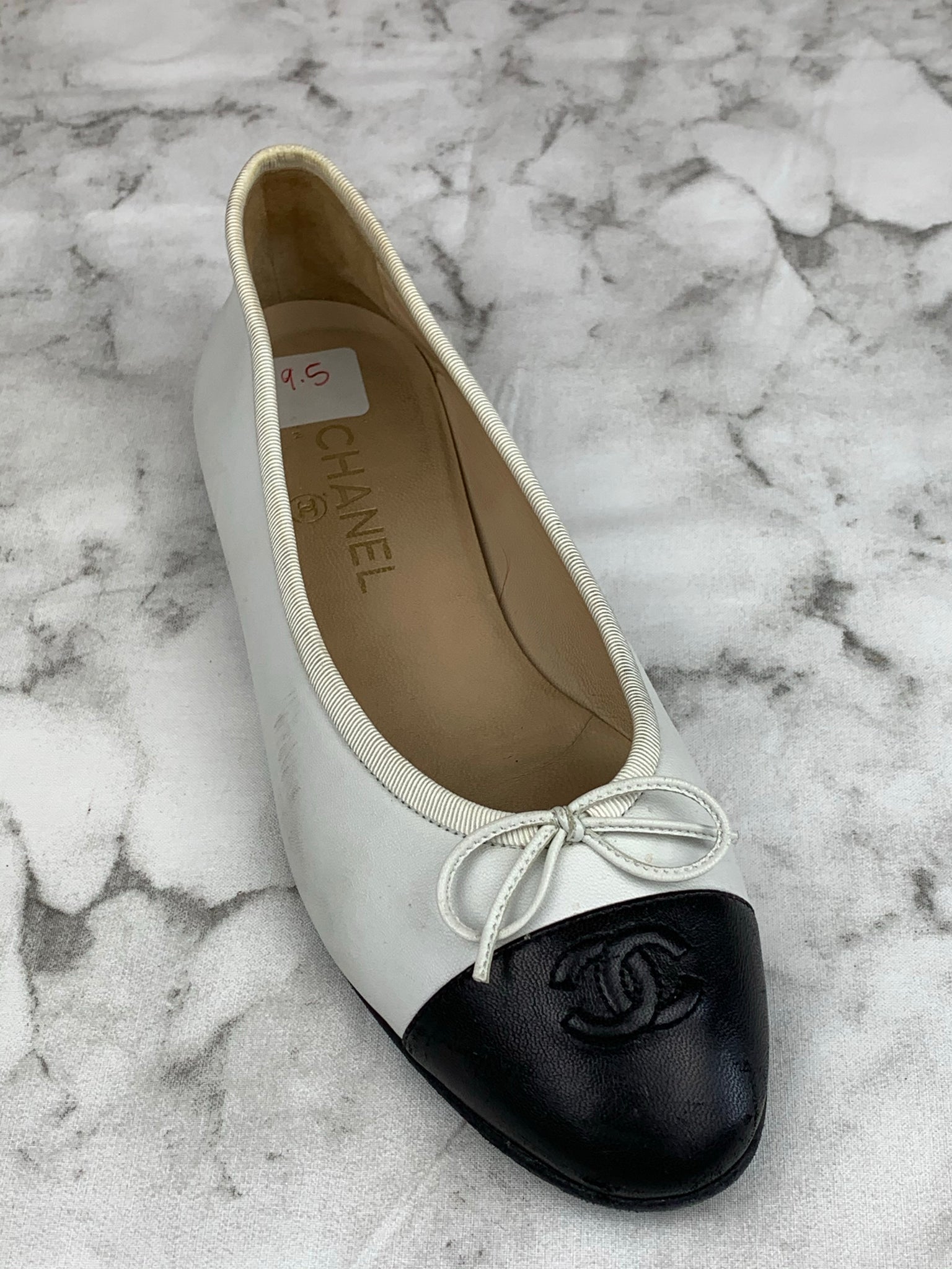 Chanel White & Black Leather Ballet Flats Sz. 9.5 – Labels