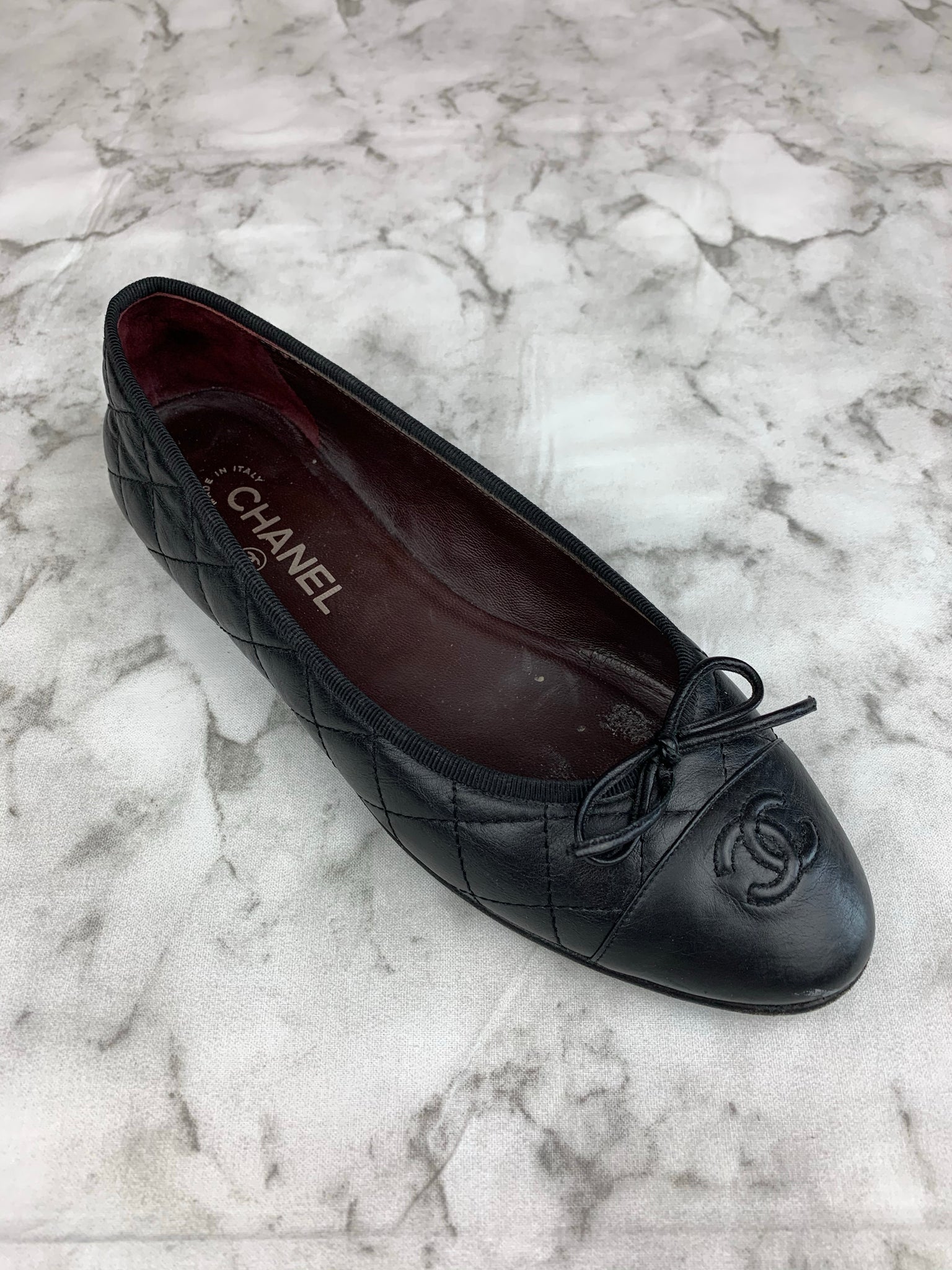 CHANEL Black Leather Quilt Cambon Ballet Flats Size 38 | 7.5 G24712